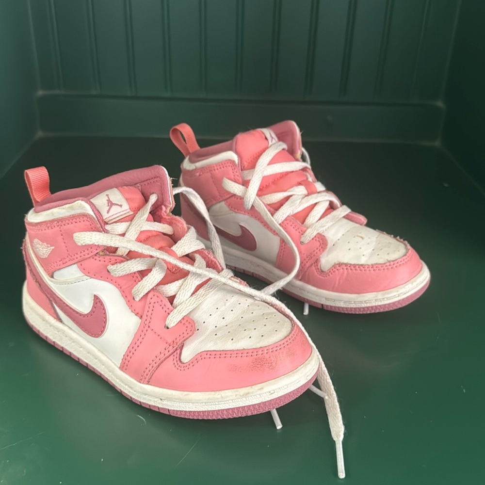 Girl Jordan’s EUC worn a handful of times size 10C